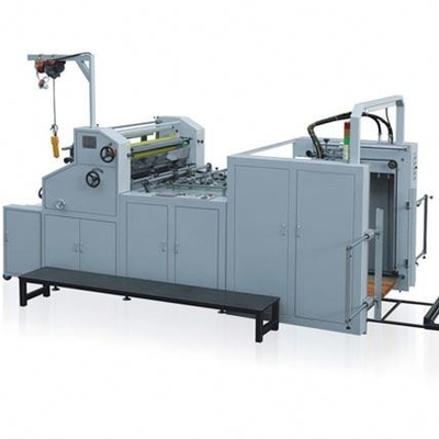 China Automatische wasserlösliche Rollenlaminiermaschinen-Maschine mit dem Sammeln von Rewinder fournisseur