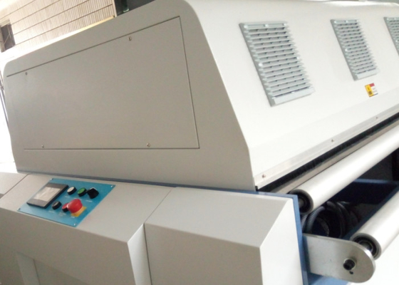 China Ultravioletter thermischer Film-lamellierende Maschine mit überschnittenem Kontrollsystem fournisseur