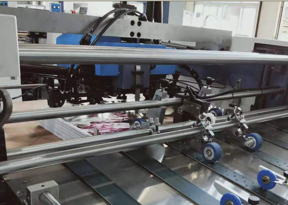 China Vertikale Richtungs-industrielle lamellierende Maschine 100 - Papierstärke 500Gsm fournisseur